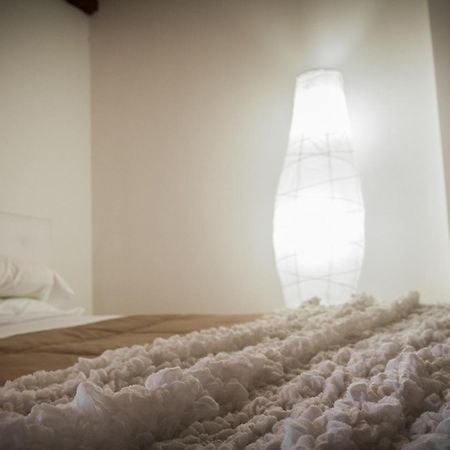 Accademia Charm Apartments By Wonderful Italy Венеция Экстерьер фото