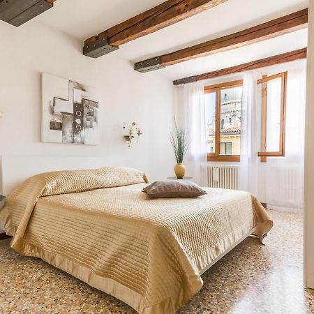 Accademia Charm Apartments By Wonderful Italy Венеция Экстерьер фото