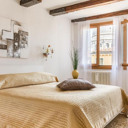 Accademia Charm Apartments By Wonderful Italy Венеция Экстерьер фото