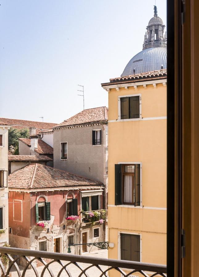 Accademia Charm Apartments By Wonderful Italy Венеция Экстерьер фото