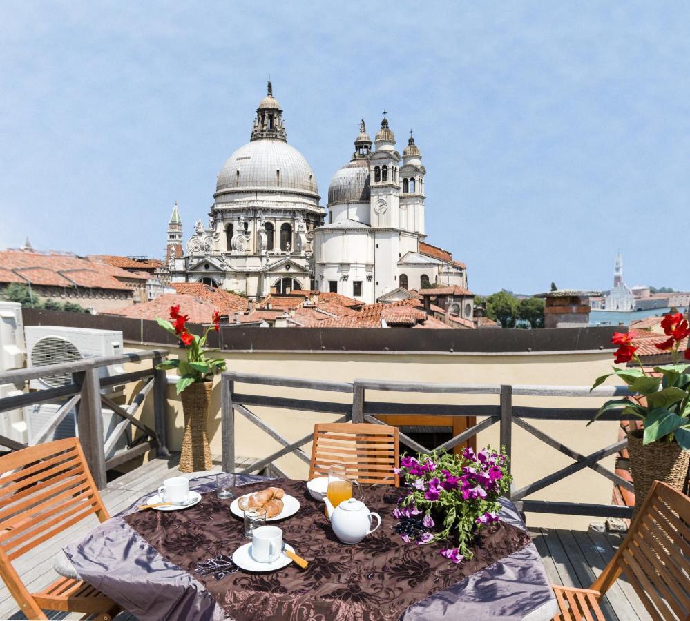 Accademia Charm Apartments By Wonderful Italy Венеция Экстерьер фото