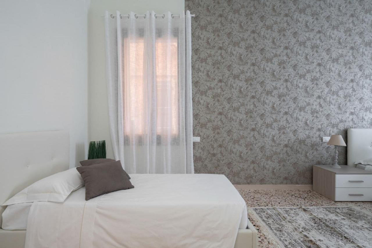 Accademia Charm Apartments By Wonderful Italy Венеция Экстерьер фото