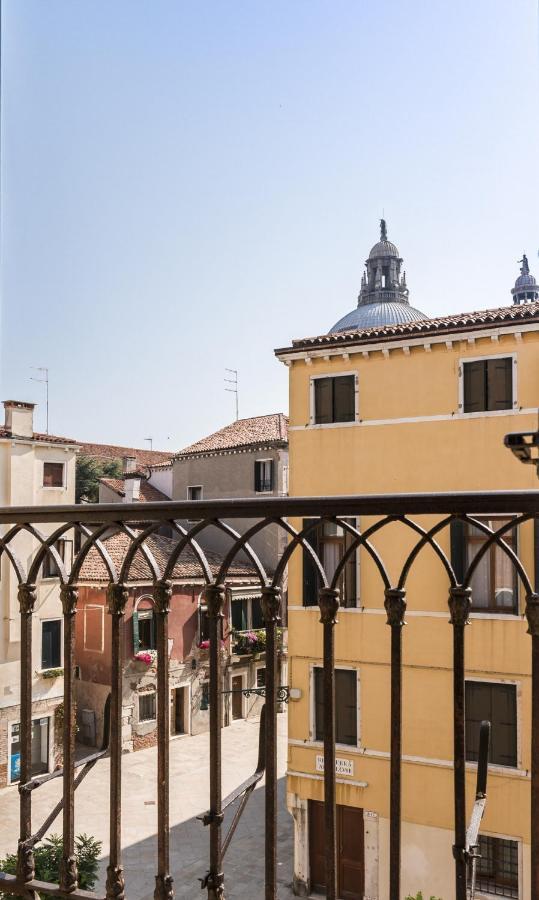 Accademia Charm Apartments By Wonderful Italy Венеция Экстерьер фото