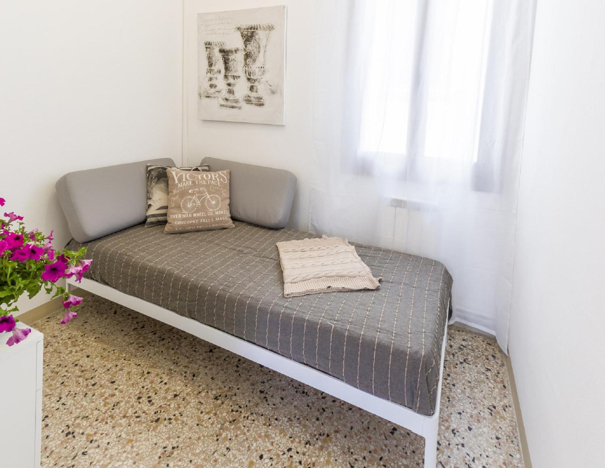 Accademia Charm Apartments By Wonderful Italy Венеция Экстерьер фото